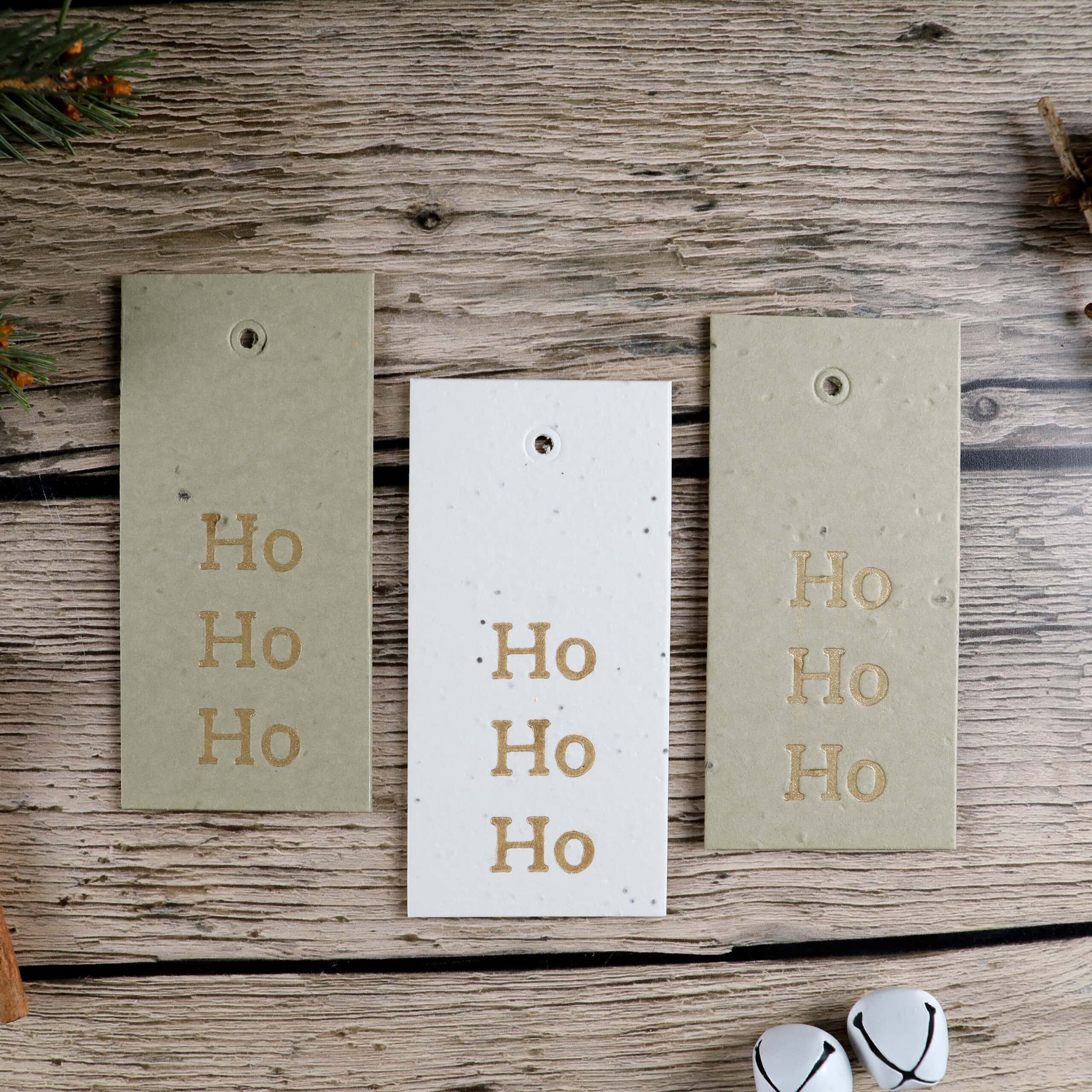 Einpflanzbare Geschenkanhänger zu Weihnachten aus unserem handgeschöpften Saatpapier mit Thymian-Samen und Golddruck auf Lebensmittelfarb-Basis