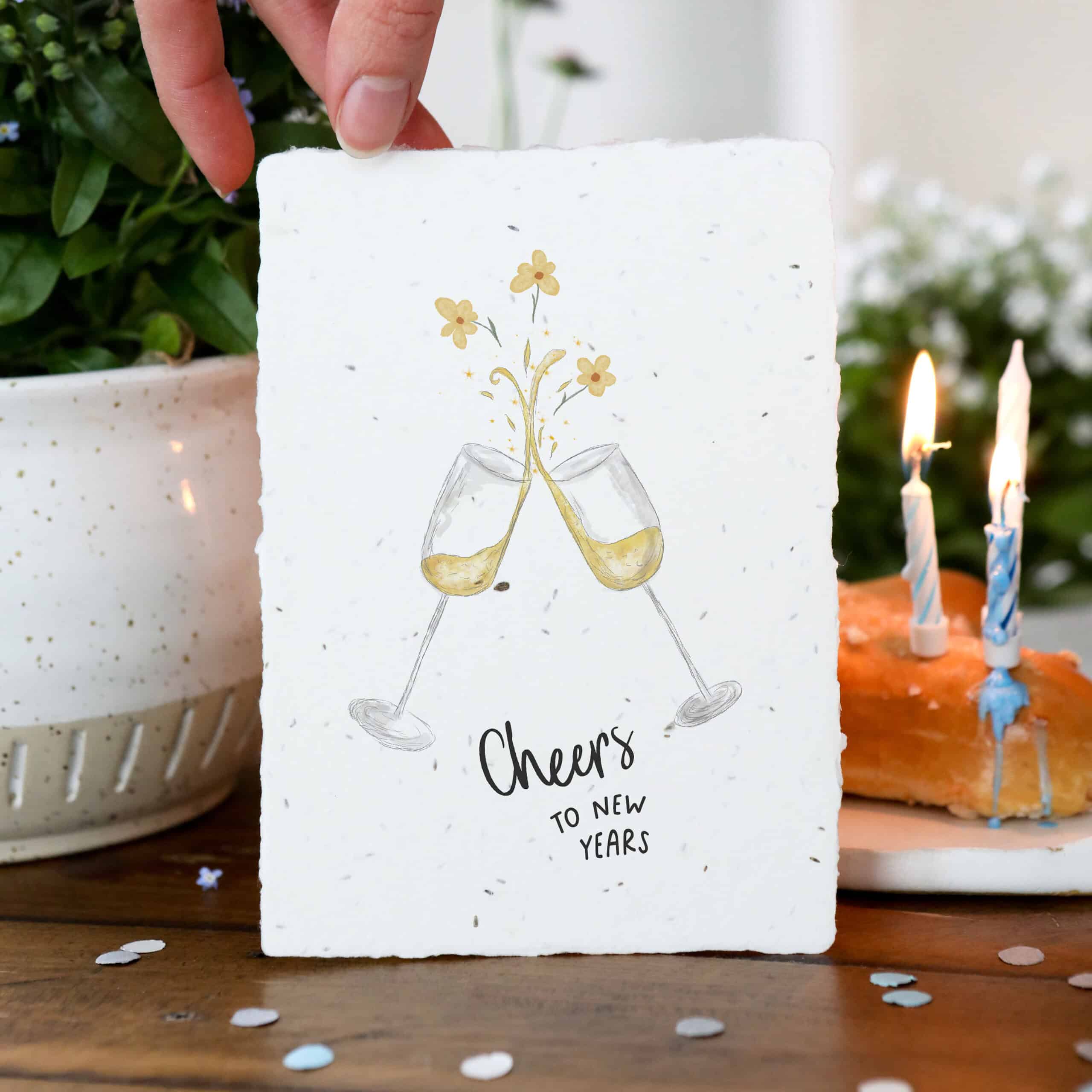 heylittlegreen-handgeschöpftes Saatpapier-Samenkarte zum Geburtstag-Geburtstagskarte-Gratulation-Cheers to new years (3) Samenkarte mit Sektgläsern zum Anstoßen und Feiern von neuen Jahren