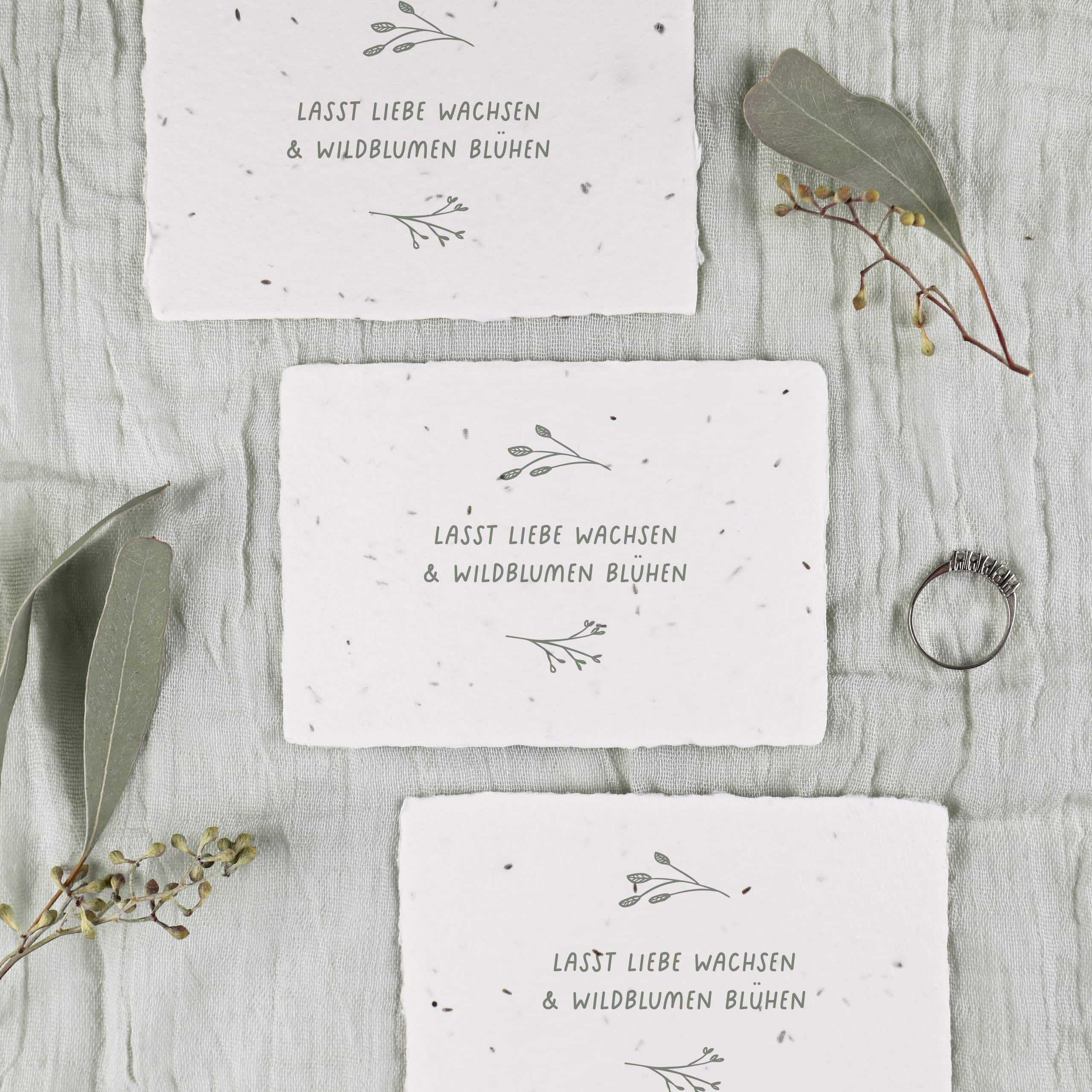 Nachhaltiges Gastgeschenk aus handgeschöpftem Saatpapier. Lasst Liebe wachsen, pflanzt diese Karte ein und Wildblumen blühen