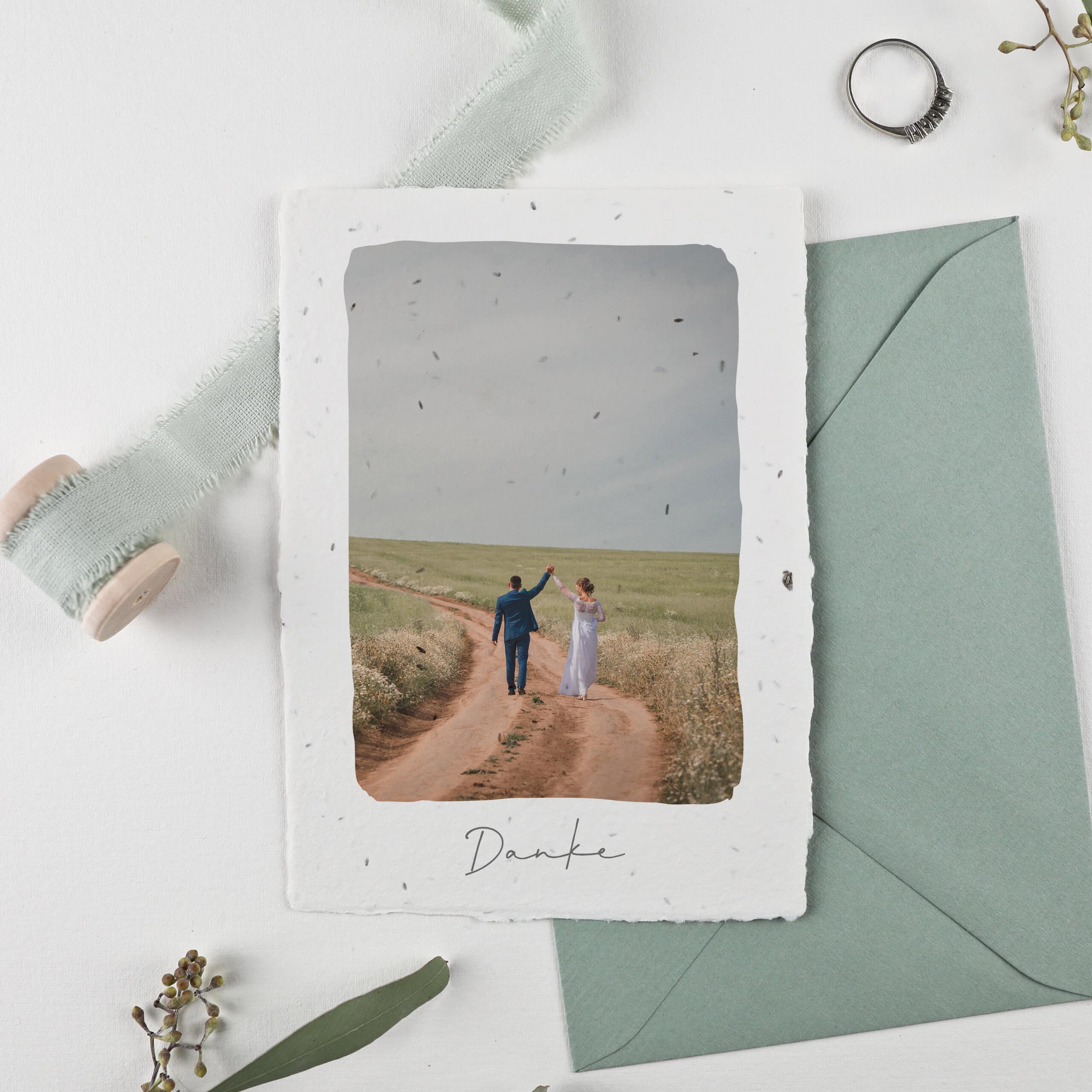 heylittlegreen-handgeschöpftes Saatpapier-nachhaltige Hochzeitspapeterie-Dankeskarte aus Samenpapier (1) Einpflanzbare Dankeskarte aus Samenpapier für eure Hochzeit, Hochzeitsdanksagung auf handgeschöpftem Saatpapier, Büttenpapier Dankeskarte aus der Blumen wachsen