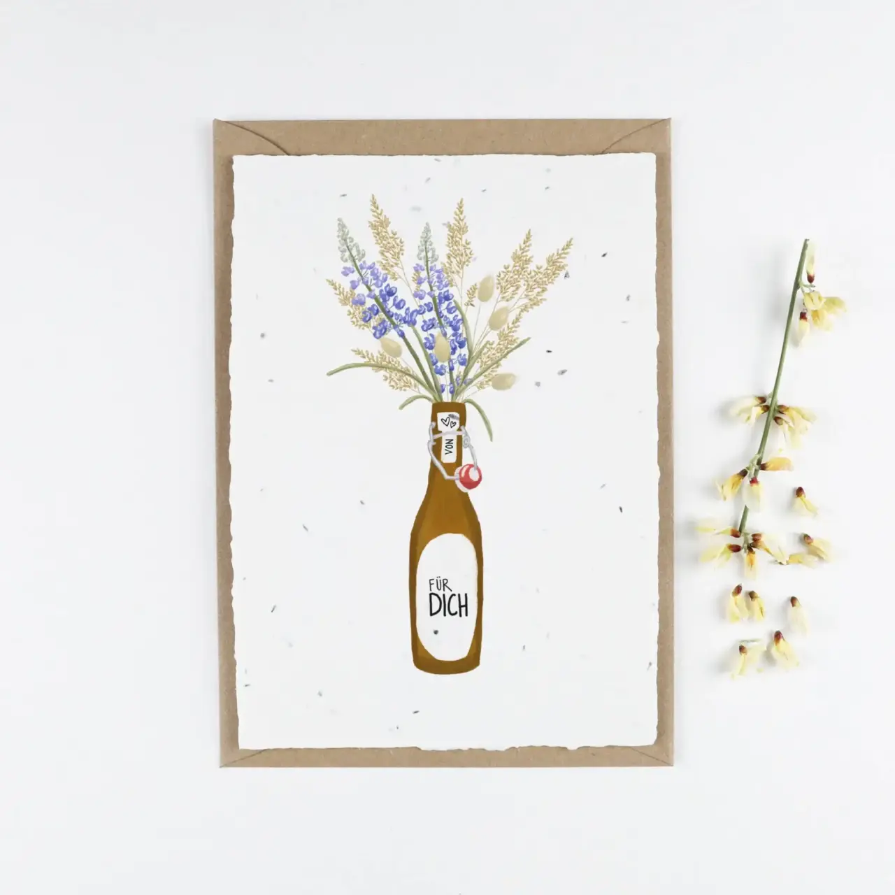 Wachsende Karte zum Vatertag aus handgeschöpftem Saatpapier mit Bierflaschen-Motiv